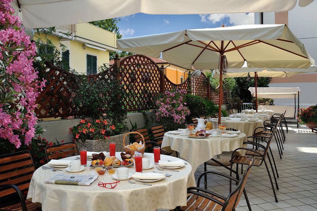 Corallo Wellness Hotel Diano Marina Buitenkant foto