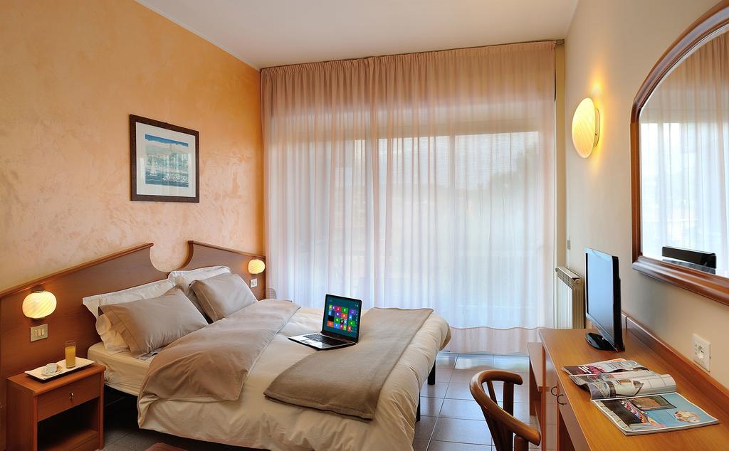 Corallo Wellness Hotel Diano Marina Buitenkant foto